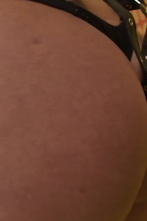 Bubbelkont shemale Valeria Reis pijpbeurt