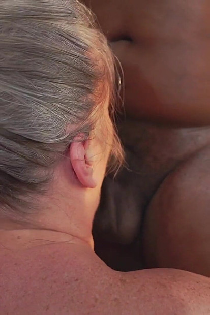 Semaj media la robusta milf pawg heidi nite adorava essere nuda e strofinata d'olio