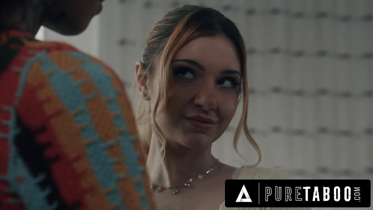 Pure Taboo - manipuladora Demi Hawks y su novio arruinan la ética del tutor de biología ingenua Ravyn Alexa