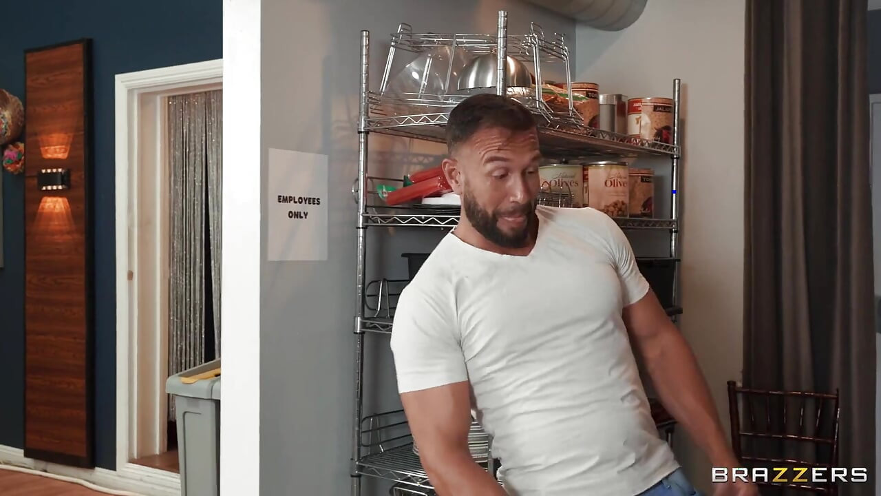 Brazzers - Kira Noir Lets Her Favorite Client Order off the Menu