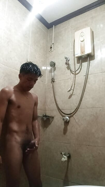 #1 Creator Jameson Official Gets Soaked: Shower Piss & Cum