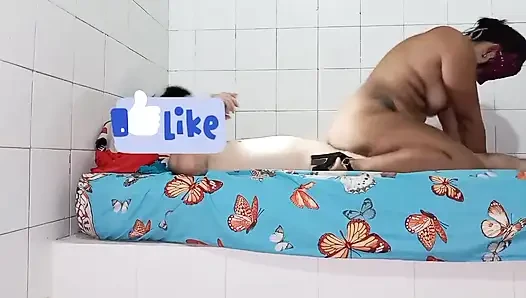 Üvey erkek kardeşim kız arkadaşımı sikiyorum