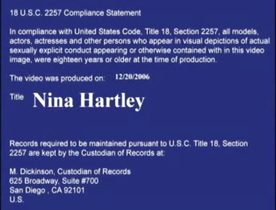 Nina Hartley knepper i stuen med sin store røv