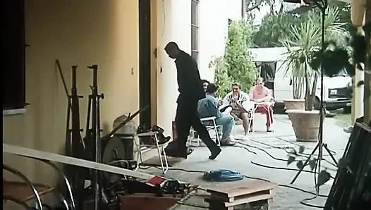 Moana Pozzi ile dışarıda nostaljik anal orgazm