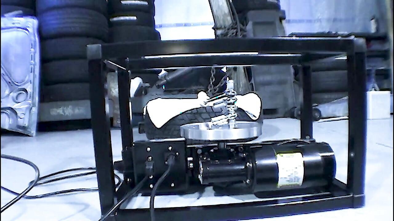 機械のディルドはどの穴にも入れて許可されています