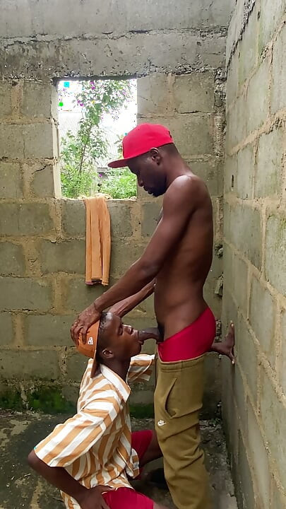 Thug fucked twink in an uncompleted building