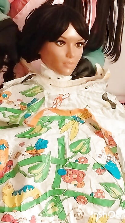 Nikki ebony sex doll colorful short hairdressing cape modeling session