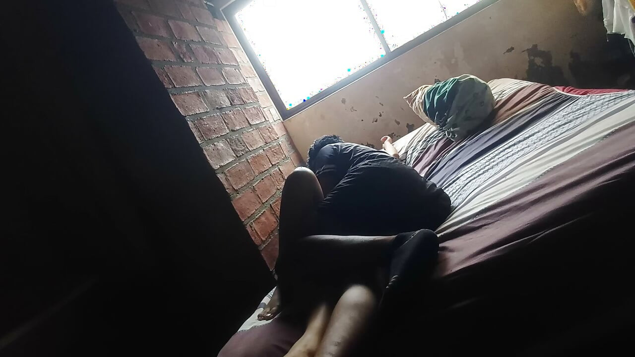 Soțul vecinei îmi mănâncă pizda