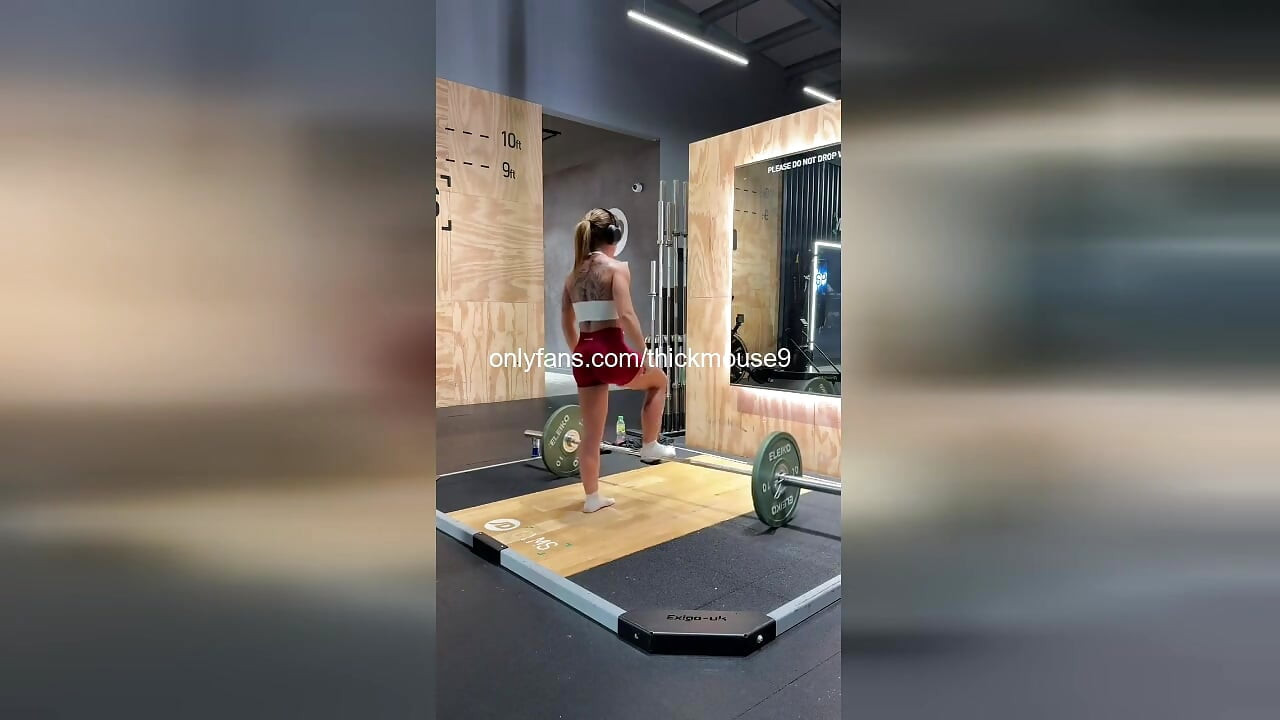 Buff teen deadlift accidente: cremoso chorro tiktok live