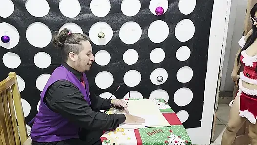 Она пришла на собеседование на работу... Но остался с промоушеном (строго конфиденциально)