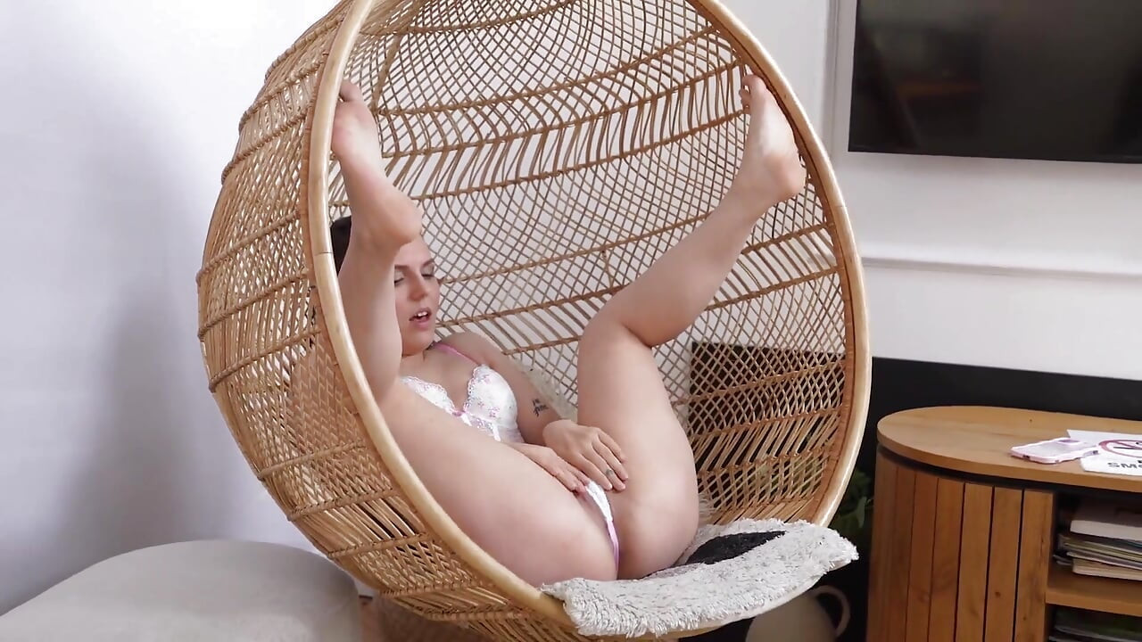 Lesbická Zábava, Chlupatá Kundička Fisting