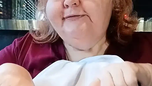 Saç tıraşı aldıktan sonra özel akşam yemeği