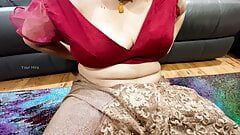 Saree blouse strippen en verleidelijk mijn enorme borsten masseren