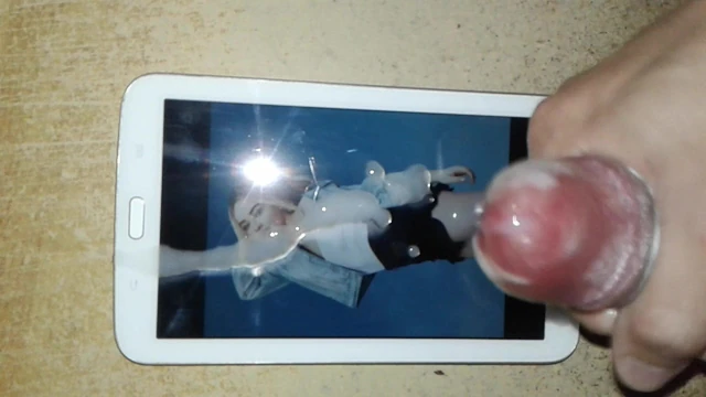 Sabrina Carpenter cumtribute