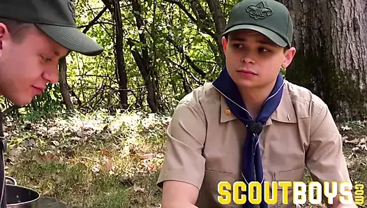 Scoutboys smidiga twinks austin young och jack andram suger bi