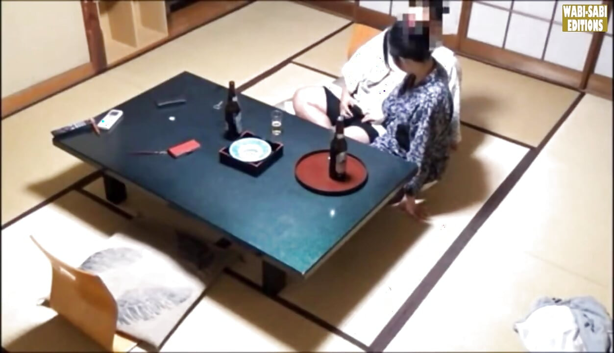 下班後在私人房間被捕捉到的溫泉服務員的誘惑 -場景.1