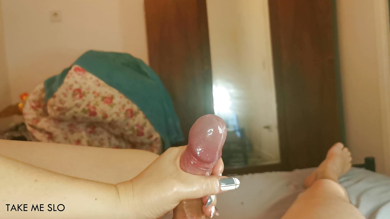 寝る前のゆっくりとしたセクシーで愛情あふれる視点のハンドコキ - ゆっくりと連れてって
