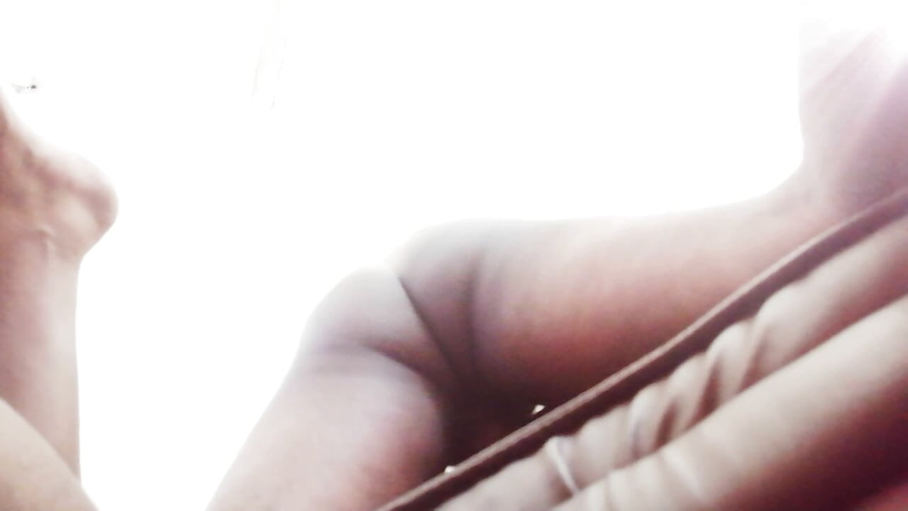 下からの大きな膣のセックス