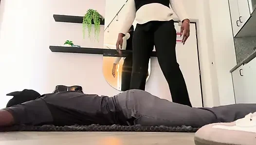 Femdom Foot Fetish Domination by Domina Havi: Female Power, Foot Worship bdsm