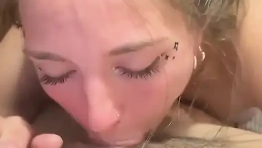 Sehr Nasse Tiefe Kehle Und Eine Blaue Augen, Latina Genießt