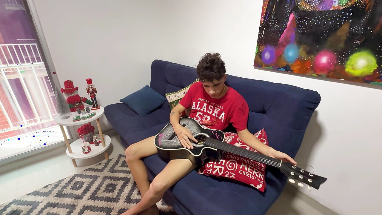 I fulfill my greatest fantasy, my sexy stepmom and ebony stepsister hard. INTERRACIAL SEX-.