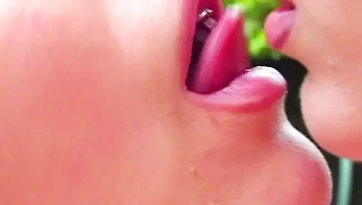 Lesbische Abenteuer im Garten
