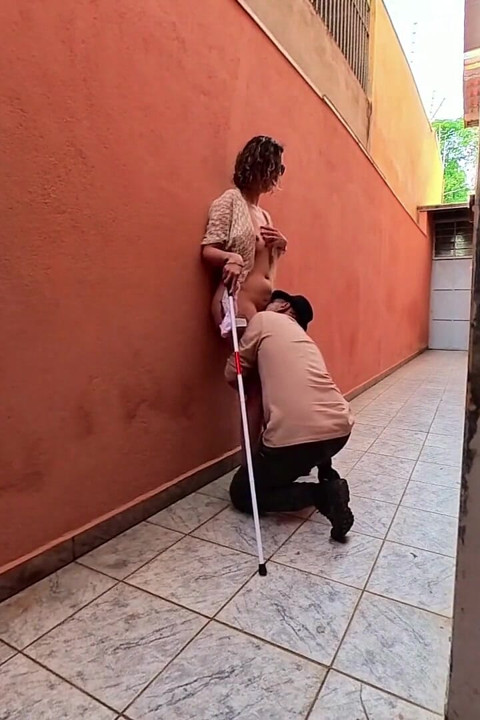 Ara sokakta kör bir kızla zamanı dondurarak sihirli alkış