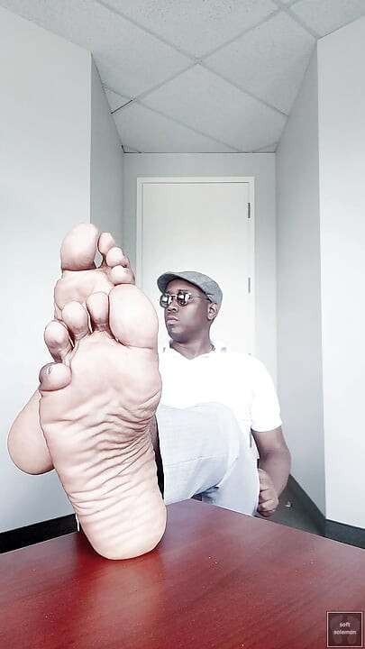 Male soles in the office (5) (2026)