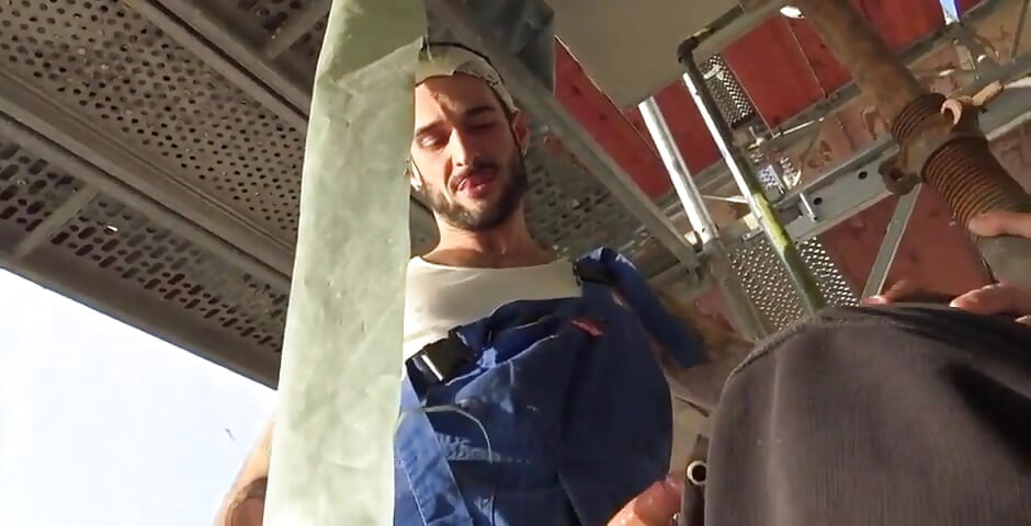 2801 สาวร่านจากเบอร์ลินโดนเย็ดดิบโดยคนงาน Straitht เซ็กซี่มาก