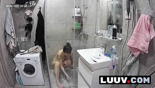 LUUV. Beautiful Alice, used to reality show cameras, enjoys demonstratin...