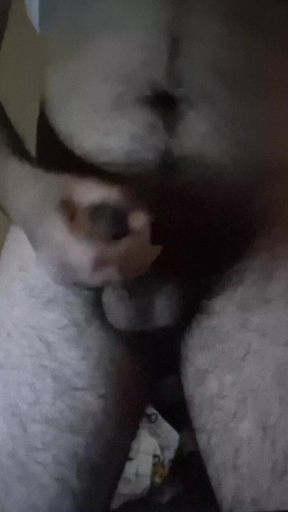 Sikime dokunuyorum