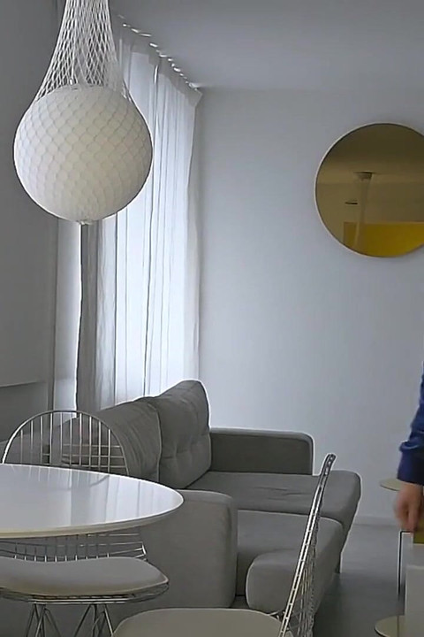 Jenny yang miang menyewa apartmen moden