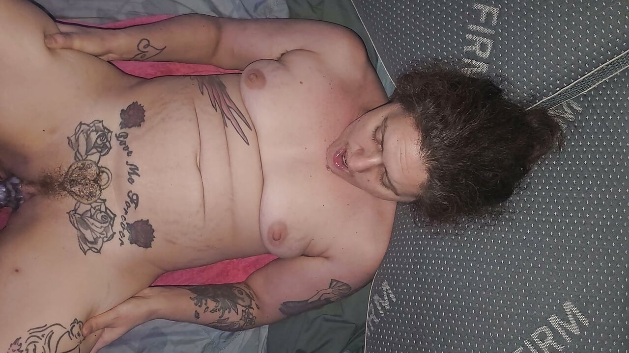 Sexywifedd 거대한 딜도로 기계 박힘
