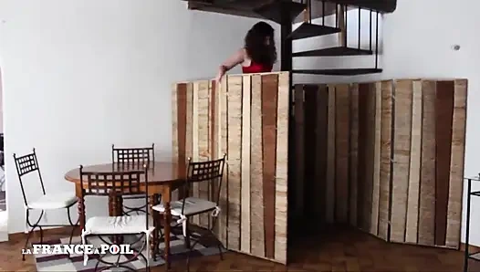 İri güzel kadın genç esmer domalarak sikiliyor