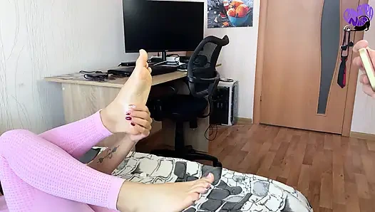 Footjob and lots of cum on feet - Pantera Nika