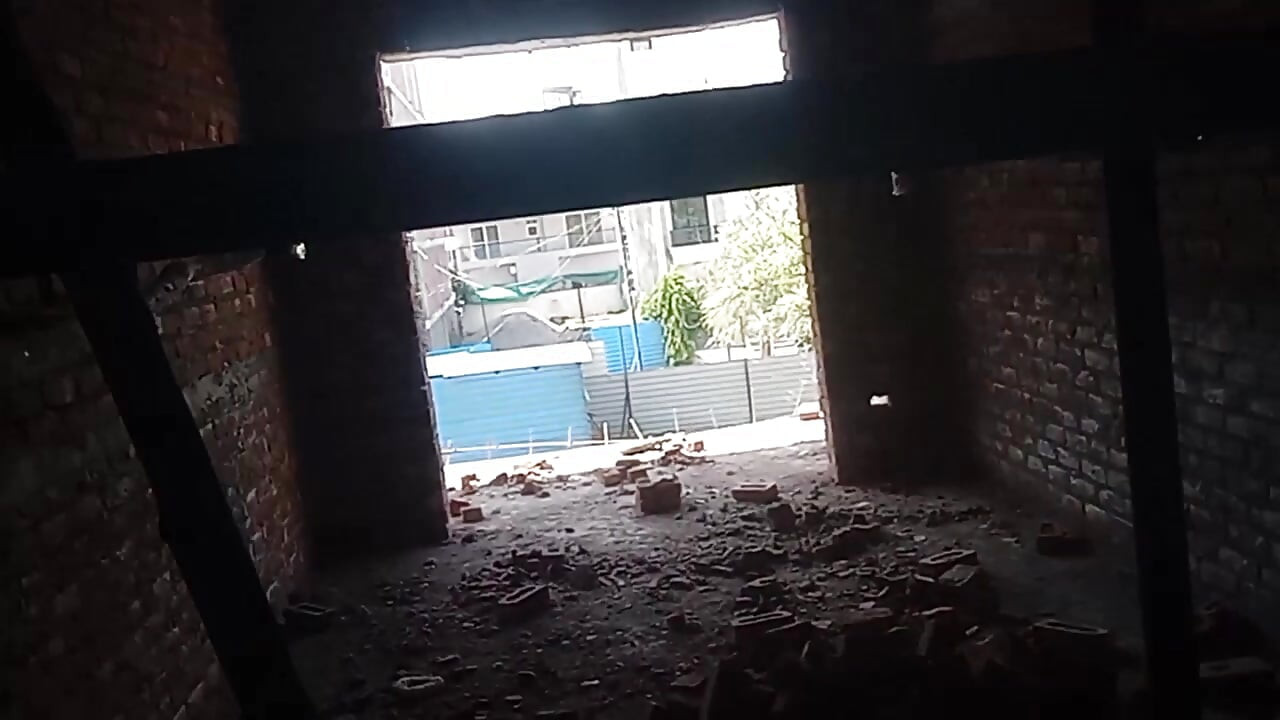 Aaj morning time mein land khada ho gaya building mein desi aunty ki sexy chudai