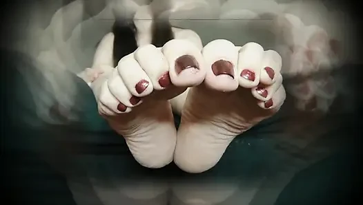 Pemujaan kaki muncrat di kaki telanjang untuk pemujaan kaki telanjang & kaki panjang