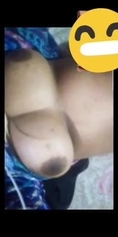 My Jaan shows herself nude on video call