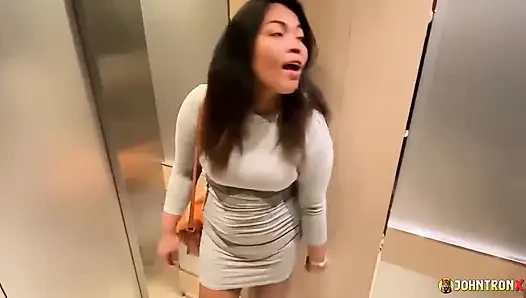 Johntronx - быстрячок в зеркале с пухлой великолепной крошкой в видео от первого лица