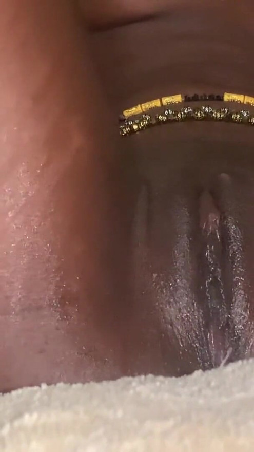 Hot ebony babe browngurl234 having alone time masturbating | Clip 1