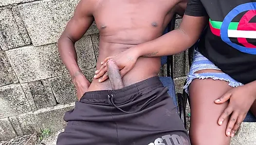 Ich sitze auf meinem schwanz