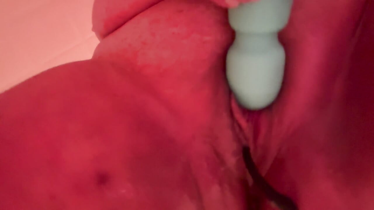 내 보지는 가득하고 정액으로 넘쳐난다