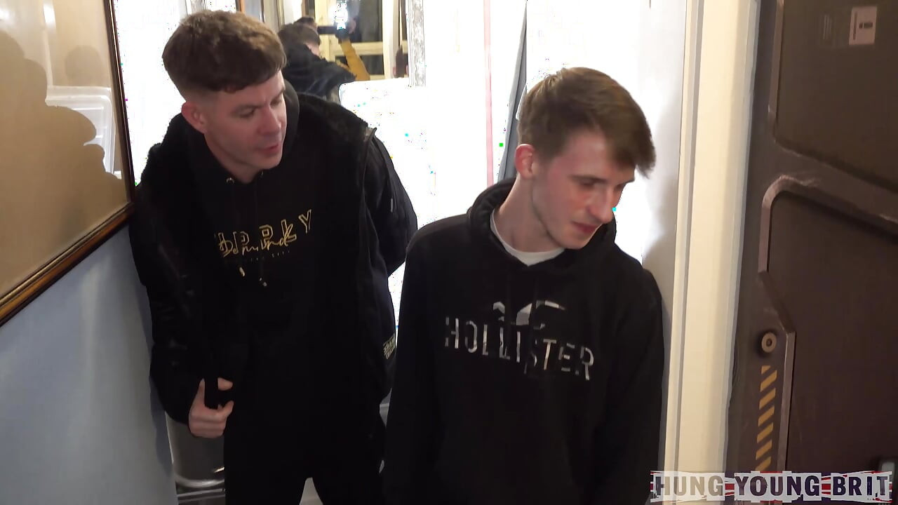 2X TAYLOR TWINK ON TWINK