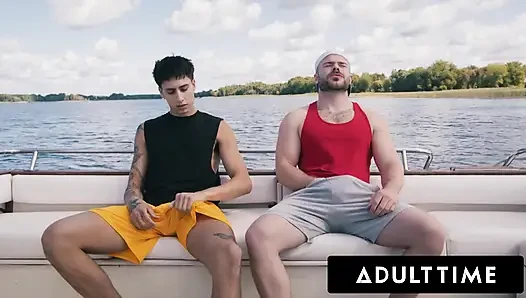 ADULT TIME - hetero-kumpels marcus mcNeil & angel Elias machen aus einem enttäuschenden bootstag in harten fick