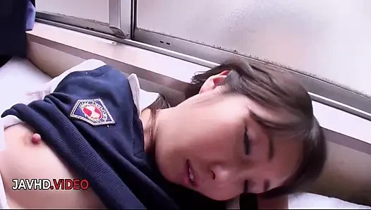 Haruka genießt intensives vergnügen nach dem spielzeugspiel