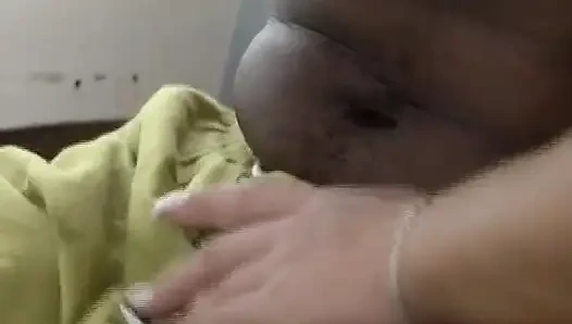 Симпатичную крошку из Германии трахнули на лодке