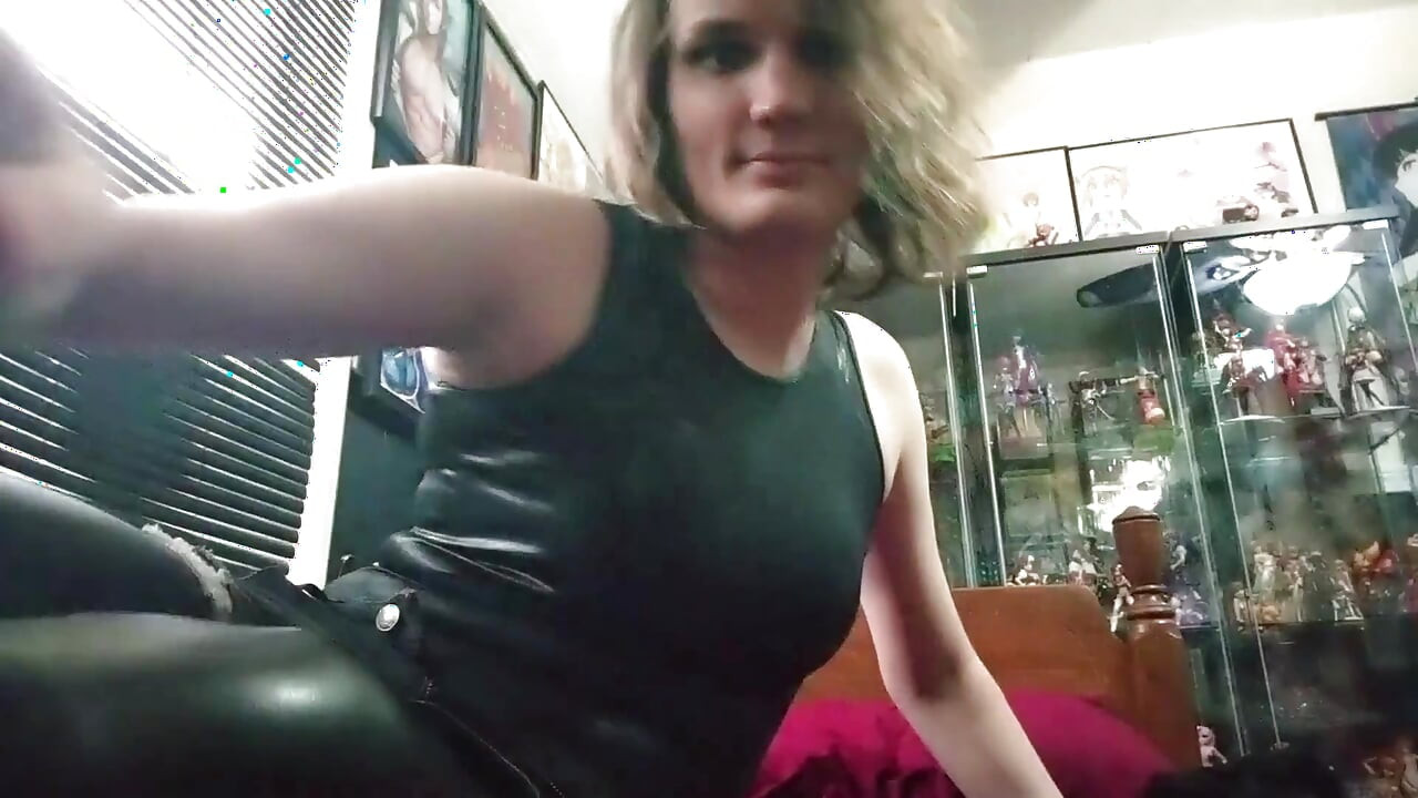 Femboy gozada na boca compilação