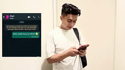 Teman kantor di dalam ruangan kantor