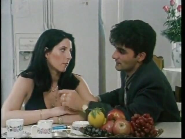 Italian vintage porn: a quicky in the toilet for two young pigs