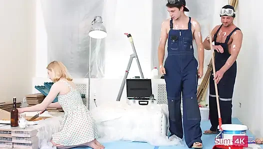 Schöne blondine liebt anal & doppelpenetration